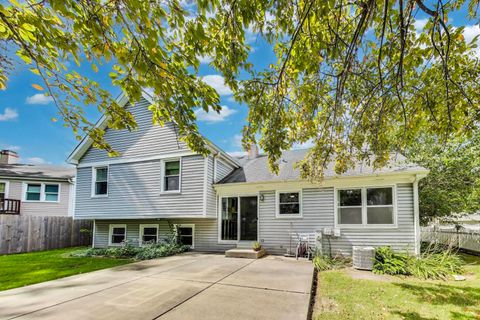 Tiny photo for 219 Abilene Lane, Vernon Hills, IL 60061 (MLS # 12443047)