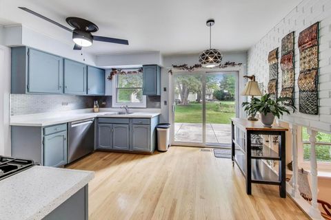 Tiny photo for 219 Abilene Lane, Vernon Hills, IL 60061 (MLS # 12443047)