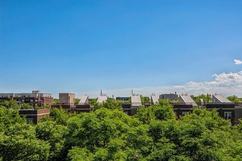 Tiny photo for 1212 W Grenshaw Street, Chicago, IL 60607 (MLS # 12578946)