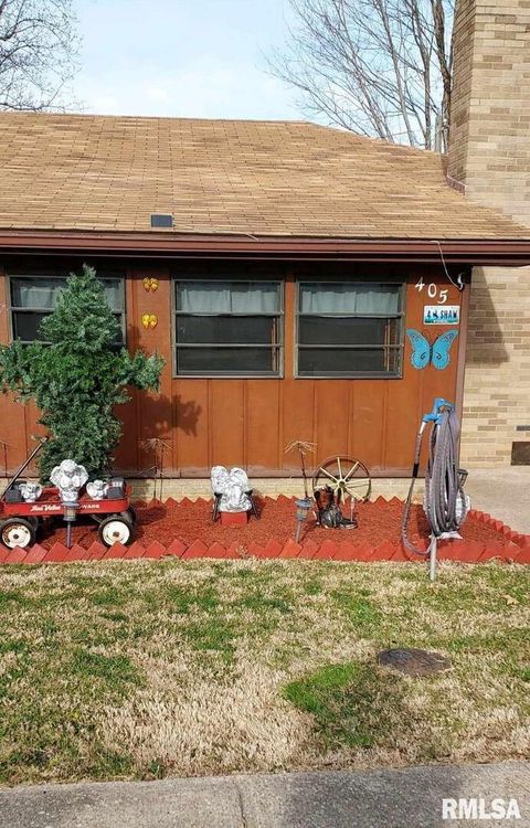 Tiny photo for 405 4TH Street, Rosiclare, IL 62982 (MLS # EB451826)