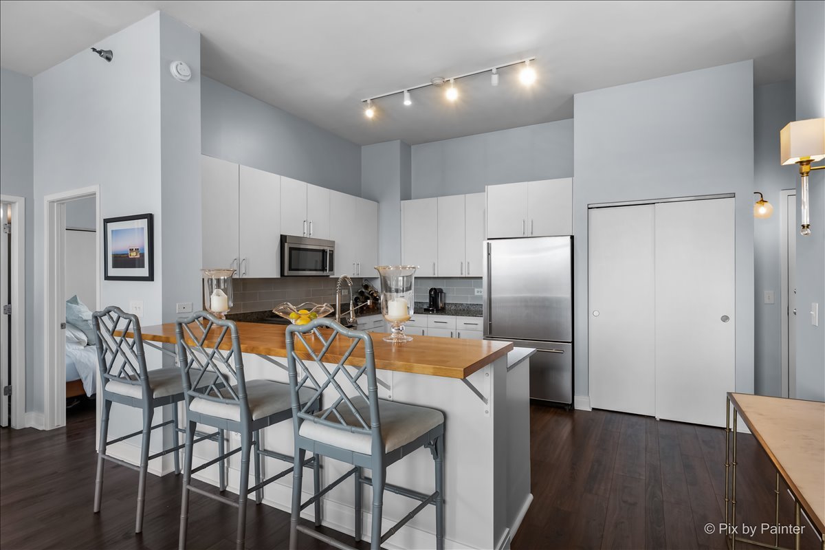 1546 N Orleans Street 1001