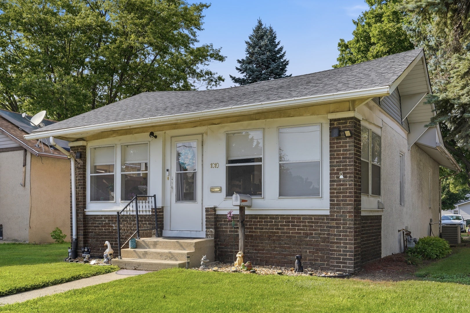 1010 W 5th Street