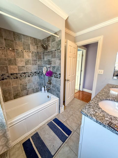 Tiny photo for 1404 Amy Lane, Libertyville, IL 60048 (MLS # 12552156)