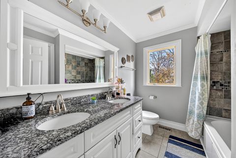 Tiny photo for 1404 Amy Lane, Libertyville, IL 60048 (MLS # 12552156)