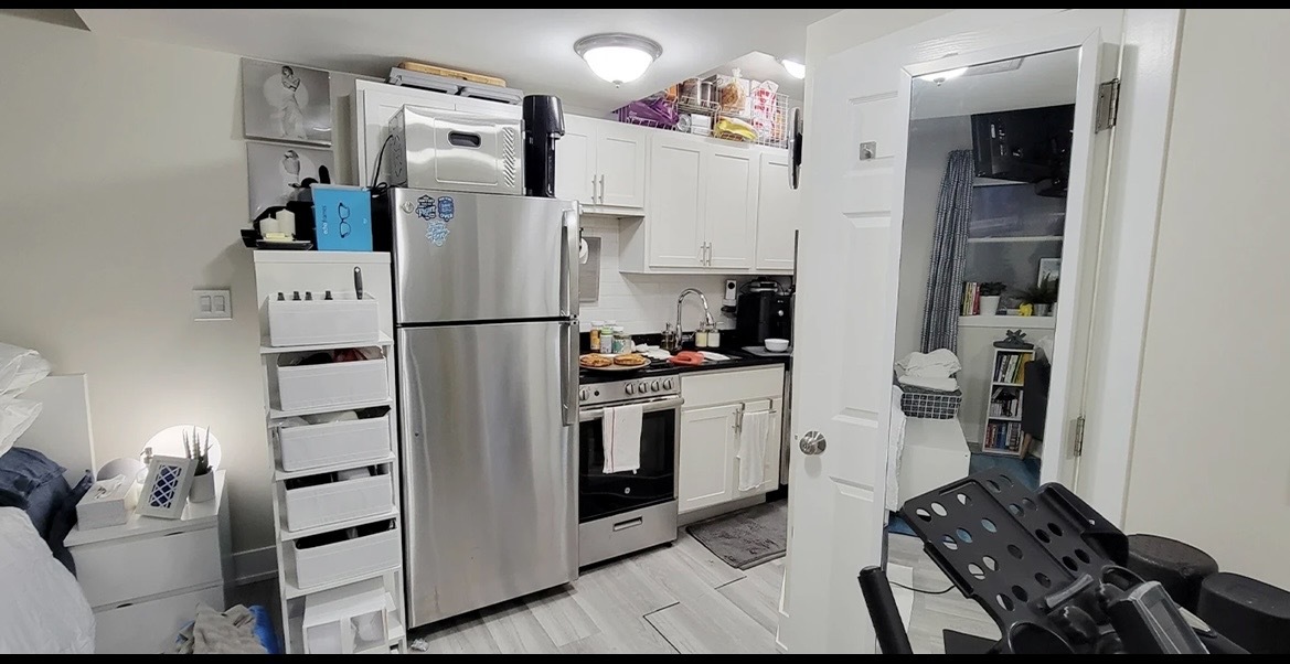 648 W Roscoe Street NGD