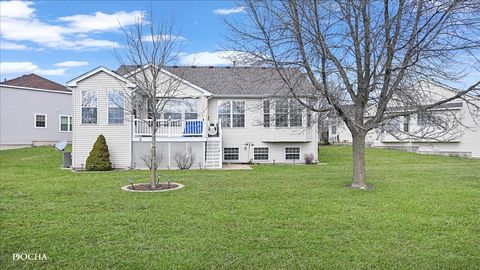 Tiny photo for 106 River Run Court, Oswego, IL 60543 (MLS # 12615418)