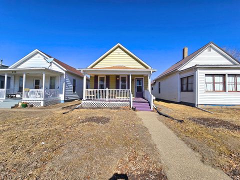 Tiny photo for 628 3rd Avenue S, Clinton, IA 52732 (MLS # 12576746)