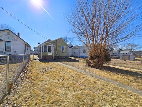 Tiny photo for 628 3rd Avenue S, Clinton, IA 52732 (MLS # 12576746)
