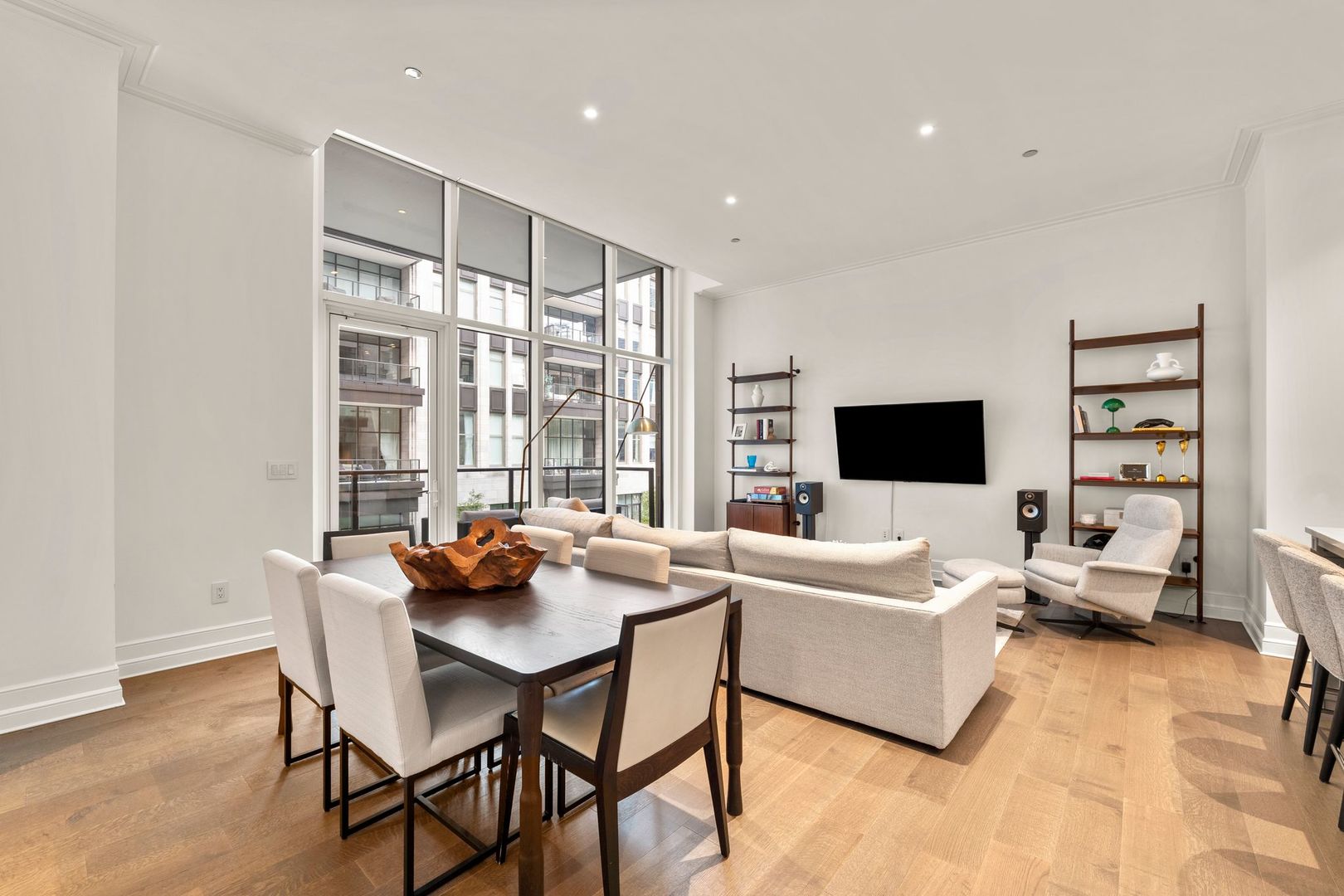 435 N Michigan Avenue 416