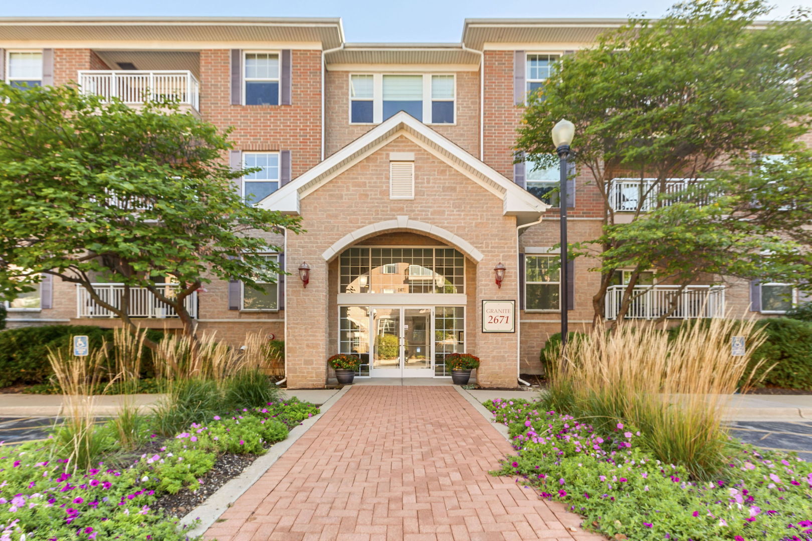 2671 Stone Circle 208