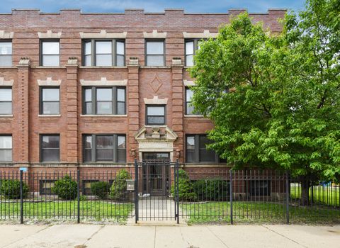 Photo of 4220 S Champlain Avenue #2N, Chicago, IL 60653 (MLS # 12394034)