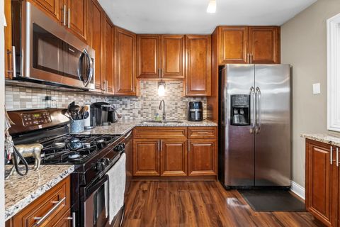 Tiny photo for 89 W SCHUBERT Avenue, Glendale Heights, IL 60139 (MLS # 12624736)