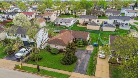 Tiny photo for 89 W SCHUBERT Avenue, Glendale Heights, IL 60139 (MLS # 12624736)