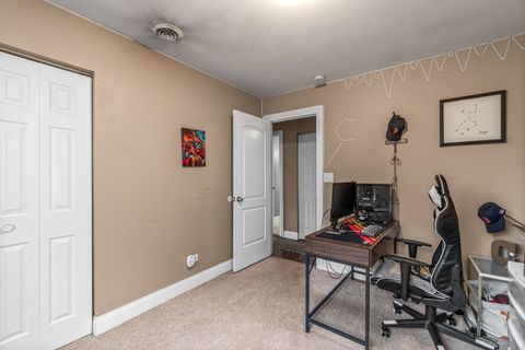 Tiny photo for 89 W SCHUBERT Avenue, Glendale Heights, IL 60139 (MLS # 12624736)