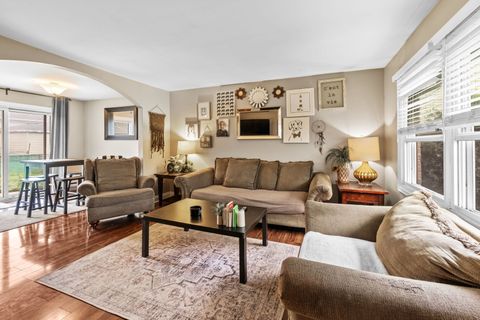 Tiny photo for 89 W SCHUBERT Avenue, Glendale Heights, IL 60139 (MLS # 12624736)