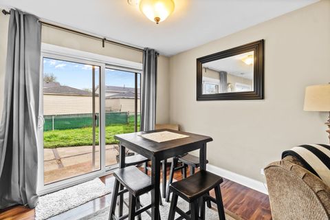 Tiny photo for 89 W SCHUBERT Avenue, Glendale Heights, IL 60139 (MLS # 12624736)