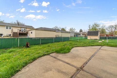 Tiny photo for 89 W SCHUBERT Avenue, Glendale Heights, IL 60139 (MLS # 12624736)