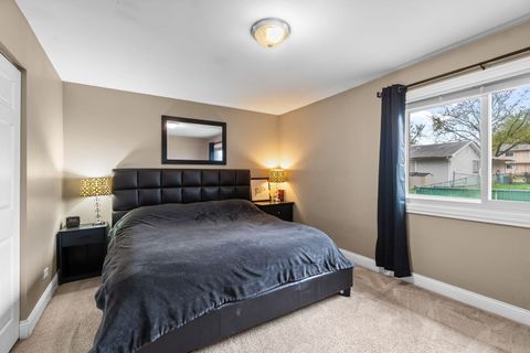 Tiny photo for 89 W SCHUBERT Avenue, Glendale Heights, IL 60139 (MLS # 12624736)