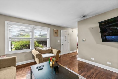 Tiny photo for 89 W SCHUBERT Avenue, Glendale Heights, IL 60139 (MLS # 12624736)