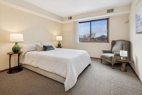 Tiny photo for 5411 W Lawrence Avenue #3C, Chicago, IL 60630 (MLS # 12553371)
