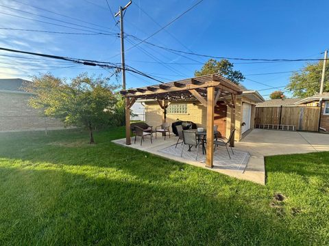 Tiny photo for 2610 Sunnyside Avenue, Westchester, IL 60154 (MLS # 12503419)
