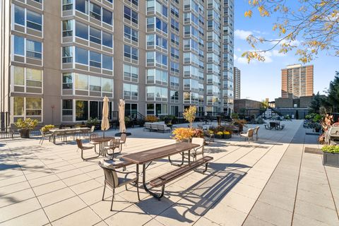 Tiny photo for 720 W Gordon Terrace #14G, Chicago, IL 60613 (MLS # 12506048)