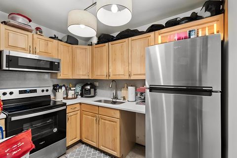 Tiny photo for 720 W Gordon Terrace #14G, Chicago, IL 60613 (MLS # 12506048)
