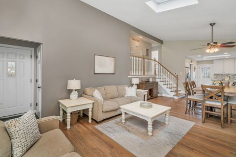 Tiny photo for 5009 W 105th Street, Oak Lawn, IL 60453 (MLS # 12490824)