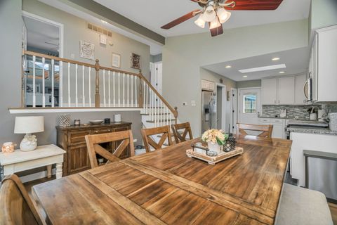 Tiny photo for 5009 W 105th Street, Oak Lawn, IL 60453 (MLS # 12490824)