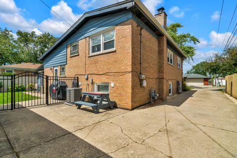 Tiny photo for 5009 W 105th Street, Oak Lawn, IL 60453 (MLS # 12490824)