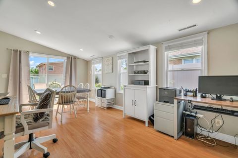 Tiny photo for 5009 W 105th Street, Oak Lawn, IL 60453 (MLS # 12490824)