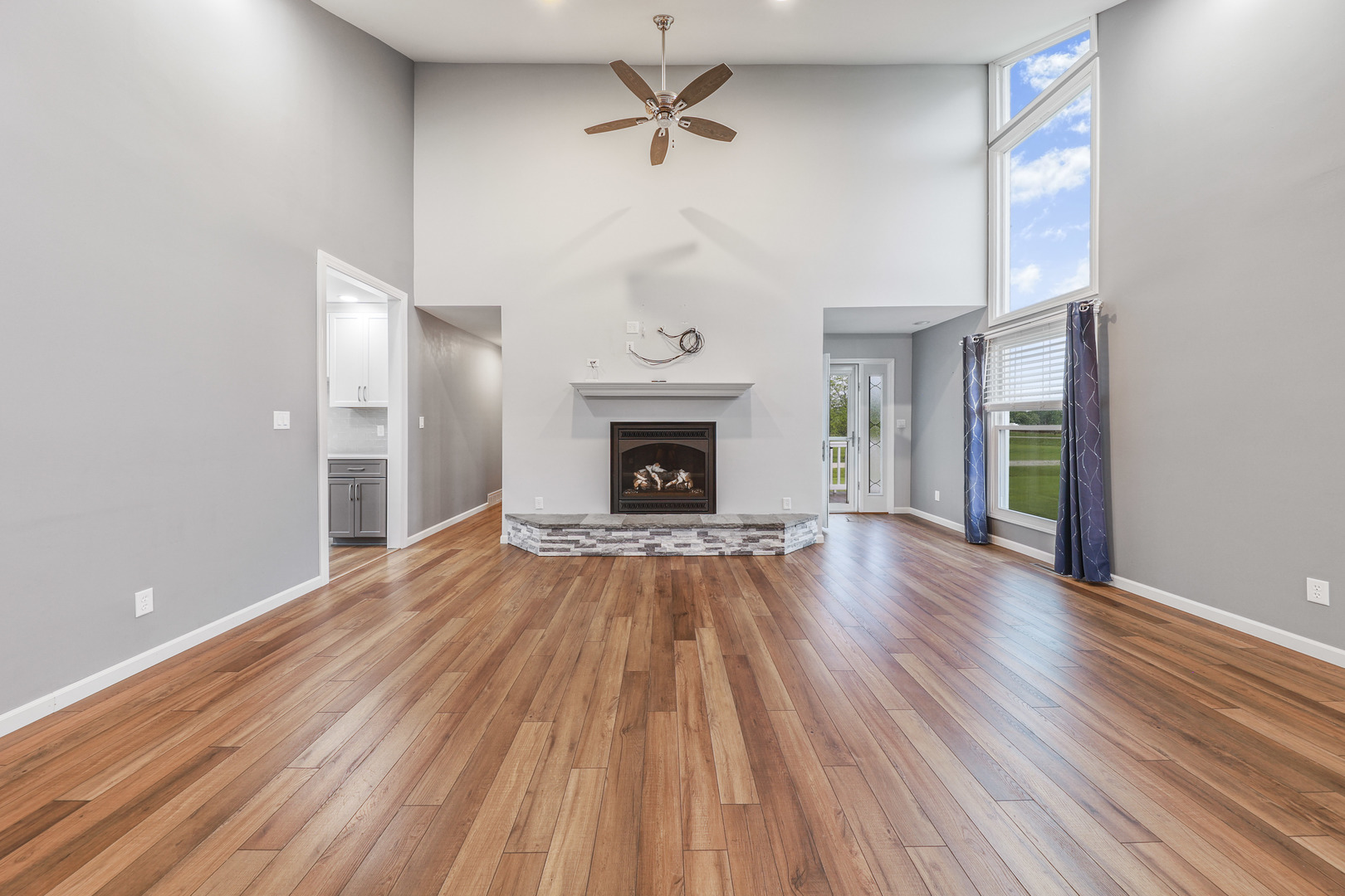 2433 E 2850th Road