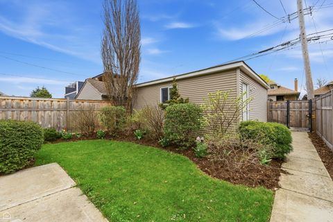 Tiny photo for 3619 N Francisco Avenue, Chicago, IL 60618 (MLS # 12621404)