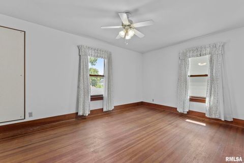 Tiny photo for 2707 GRAND Avenue, Davenport, IA 52803 (MLS # QC4266891)