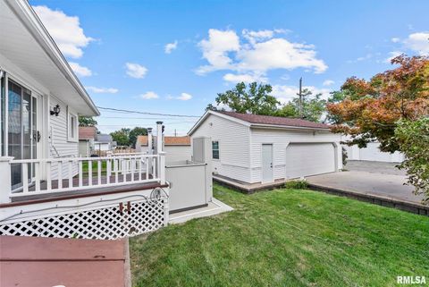 Tiny photo for 2707 GRAND Avenue, Davenport, IA 52803 (MLS # QC4266891)