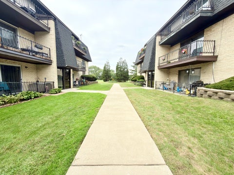 Tiny photo for 11119 S 84th Avenue #3B, Palos Hills, IL 60465 (MLS # 12755990)