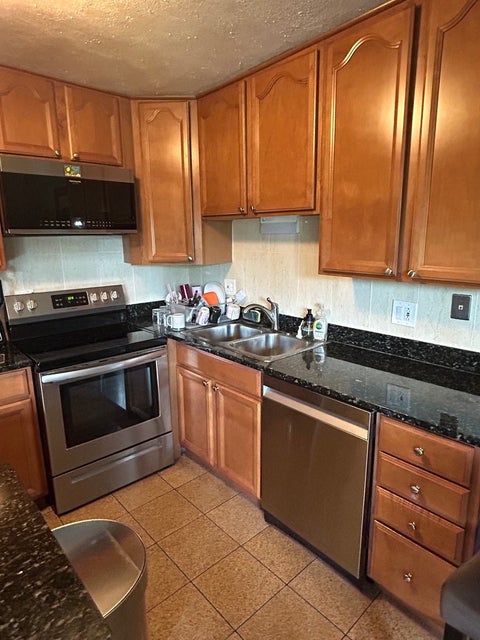Tiny photo for 2209 Arbor Circle #25, Downers Grove, IL 60515 (MLS # 12757816)