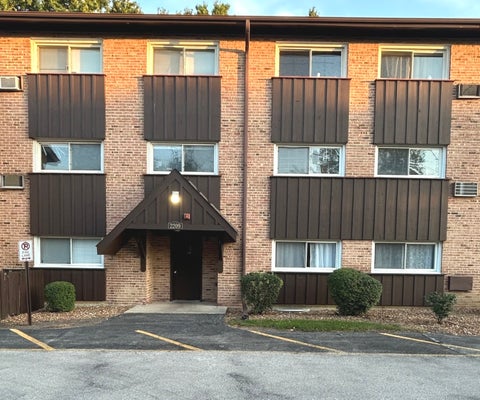 Tiny photo for 2209 Arbor Circle #25, Downers Grove, IL 60515 (MLS # 12757816)