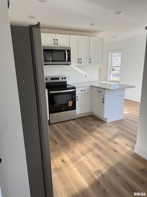 Tiny photo for 924 N ALMOND Street, Carbondale, IL 62901 (MLS # EB459500)