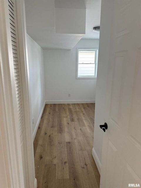 Tiny photo for 924 N ALMOND Street, Carbondale, IL 62901 (MLS # EB459500)