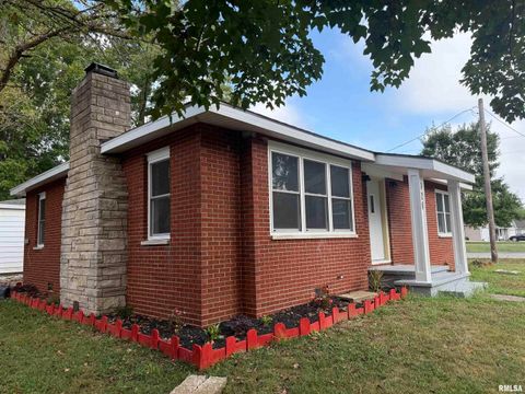 Tiny photo for 924 N ALMOND Street, Carbondale, IL 62901 (MLS # EB459500)