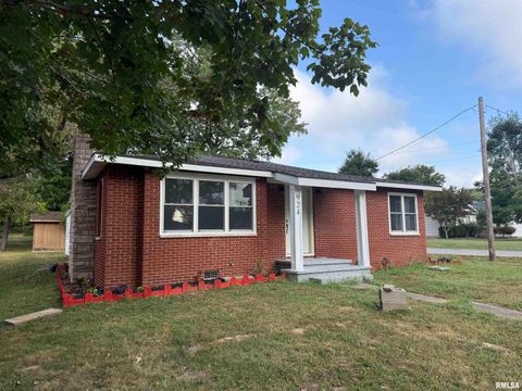 Tiny photo for 924 N ALMOND Street, Carbondale, IL 62901 (MLS # EB459500)