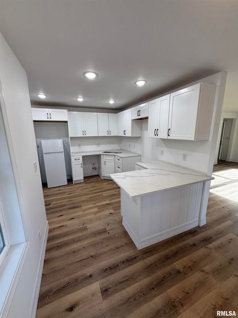 Tiny photo for 924 N ALMOND Street, Carbondale, IL 62901 (MLS # EB459500)