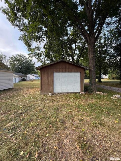 Tiny photo for 924 N ALMOND Street, Carbondale, IL 62901 (MLS # EB459500)