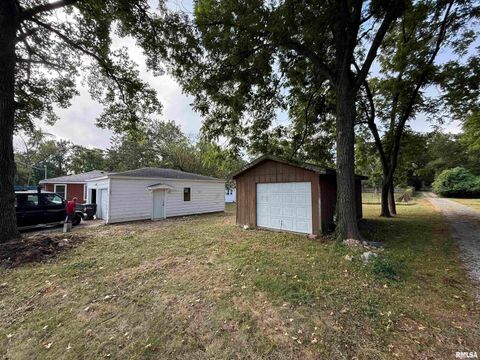 Tiny photo for 924 N ALMOND Street, Carbondale, IL 62901 (MLS # EB459500)