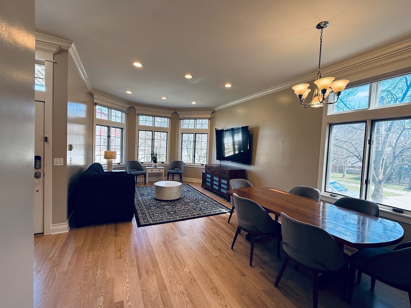 5426 N Kildare Avenue