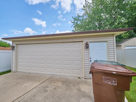 Tiny photo for 18207 Ravisloe Terrace, Country Club Hills, IL 60478 (MLS # 12437516)