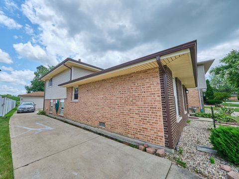 Tiny photo for 18207 Ravisloe Terrace, Country Club Hills, IL 60478 (MLS # 12437516)