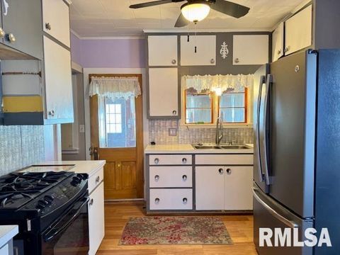 Tiny photo for 2918 PERSHING Boulevard, Clinton, IA 52732 (MLS # QC4269739)