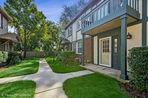 Photo of 111 Lindenwood Court #0, Vernon Hills, IL 60061 (MLS # 12671296)